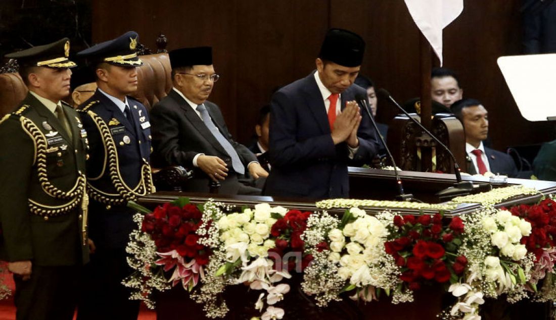 Presiden Joko Widodo menyampaikan pidato perdana usai dilantik menjadi Presiden periode 2019-2024 di Gedung MPR, Jakarta, Minggu (20/10). Dalam Pidatonya, Jokowi mengutamakan pada pembangunan SDM, Infrastruktur, Regulasi, Birokrasi dan transformasi ekonomi. - JPNN.com