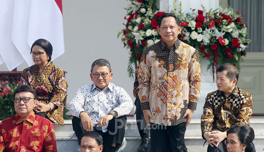 Mendagri Tito Karnavian saat diperkenalkan oleh Presiden Joko Widodo di Veranda Depan Istana Merdeka, Jakarta, Rabu (/23/10). Foto : Ricardo/JPNN.com - JPNN.com