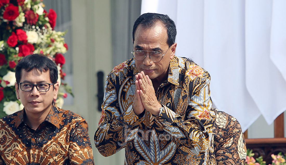 Menhub Budi Karya Sumadi saat diperkenalkan oleh Presiden Joko Widodo di Veranda Depan Istana Merdeka, Jakarta, Rabu (/23/10). - JPNN.com
