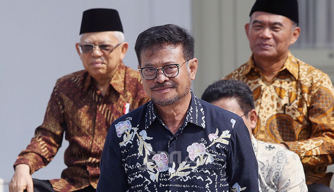 Presiden Joko Widodo memperkenalkan Mentan Syahrul Yasin Limpo di Veranda Depan Istana Merdeka, Jakarta, Rabu (/23/10). - JPNN.com