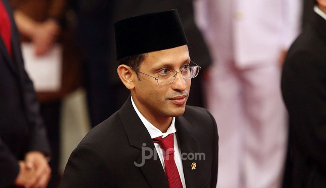 Mendikbud Nadiem Makarim saat dilantik di Istana Merdeka, Jakarta, Rabu (/23/10). - JPNN.com