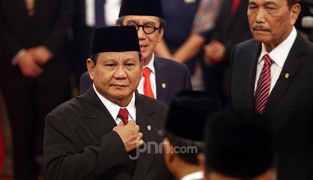 Menhan Prabowo Subianto saat dilantik di Depan Istana Merdeka, Jakarta, Rabu (/23/10). - JPNN.com