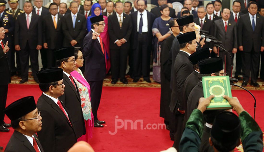 Suasana pelantikan Menteri Kabinet Indonesia Maju 2019-2024 di Istana Negara, Rabu (23/10). Foto : Ricardo/JPNN.com - JPNN.com