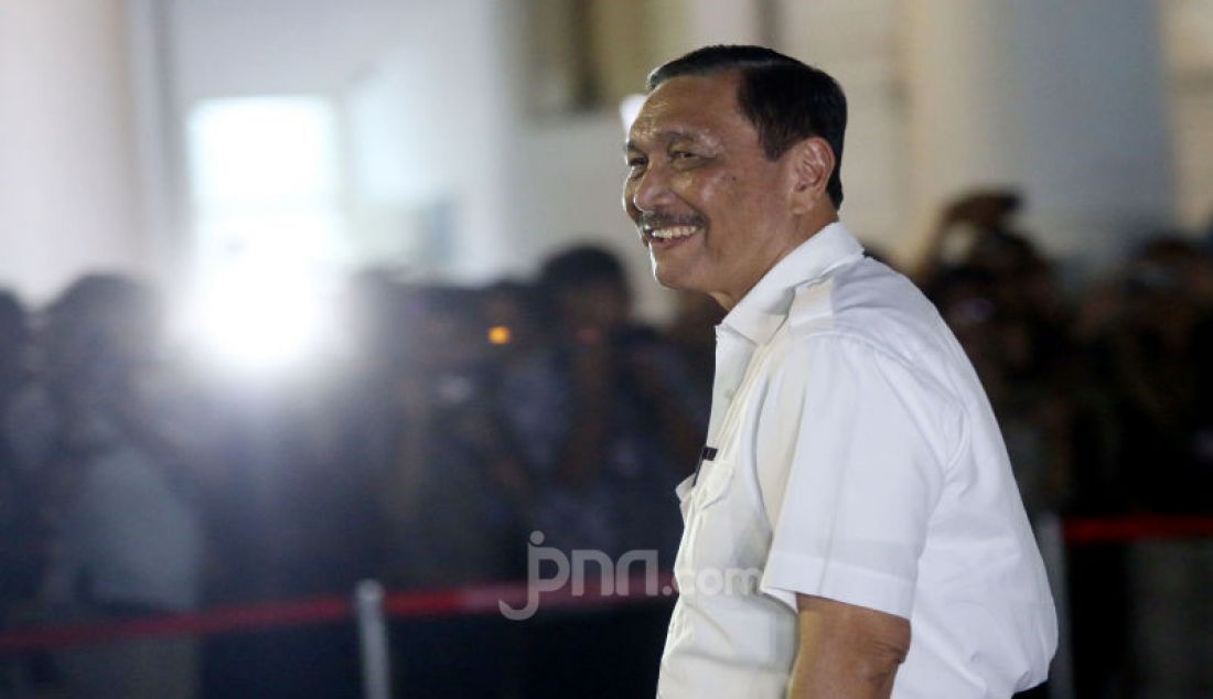 Luhut Binsar Panjaitan saat tiba di Istana Negara, Jakarta, Selasa (22/10). - JPNN.com
