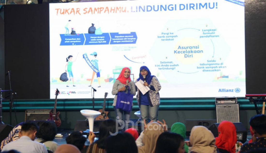 Allianz Indonesia menjadi Official Insurance Partner Finexpo & Sundown Run 2019 dan melindungi 3000 pelari peserta lomba serta memberikan manfaat perlindungan asuransi kecelakaan diri berupa santunan 25 juta rupiah untuk manfaat meninggal dunia, santunan 2.5 juta rupiah untuk manfaat biaya pengobatan dan santunan biaya pemakaman 2.5 juta rupiah. - JPNN.com