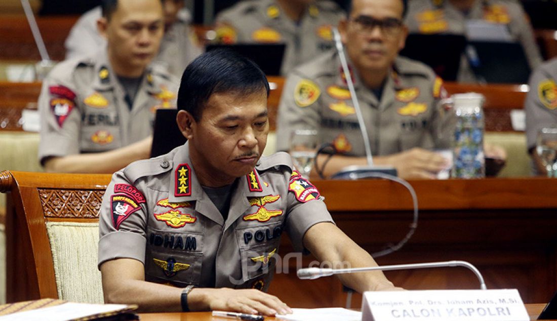 Calon Kapolri Komjen Idham Azis mengikuti Fit n Proper Tes Calon Kapolri di Ruang Rapat Komisi III DPR, Jakarta, Rabu (30/10). - JPNN.com