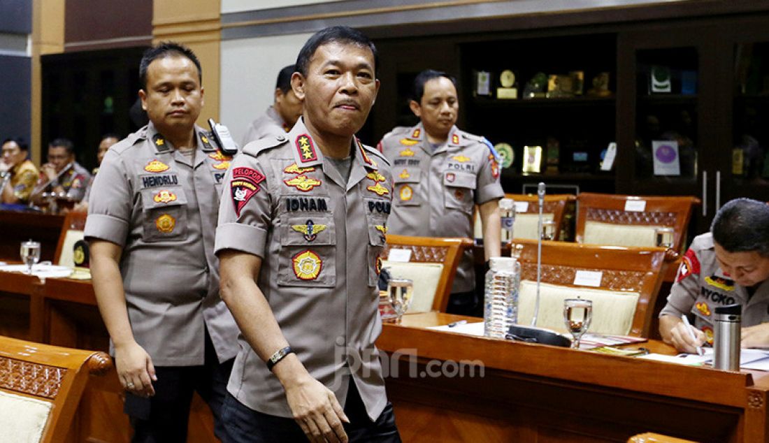 Calon Kapolri Komjen Idham Azis mengikuti Fit n Proper Tes Calon Kapolri di Ruang Rapat Komisi III DPR, Jakarta, Rabu (30/10). - JPNN.com