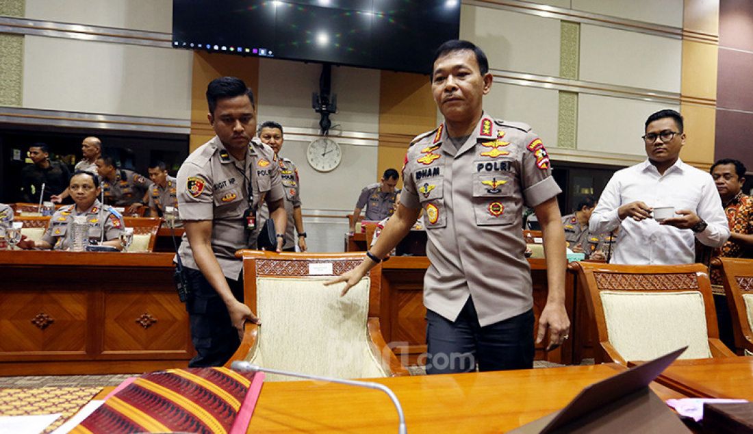 Calon Kapolri Komjen Idham Azis mengikuti Fit n Proper Tes Calon Kapolri di Ruang Rapat Komisi III DPR, Jakarta, Rabu (30/10). - JPNN.com