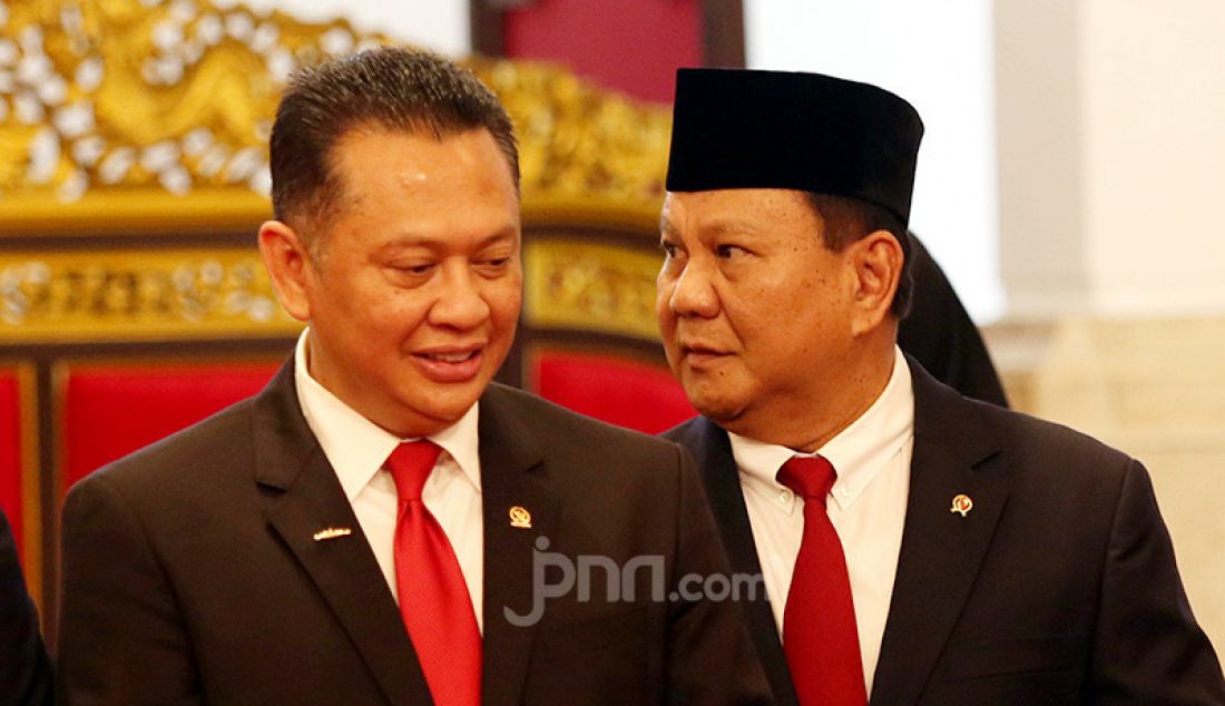 Menhan Prabowo Subianto menghadiri Pelantikan Kapolri di Istana Negara, Jakarta, Jumat (1/11). - JPNN.com