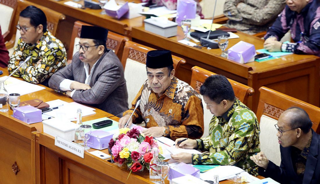 Menteri Agama Fachrul Razi mengikuti raker dengan Komisi VIII DPR, Jakarta, Kamis (7/11). Raker tersebut membahas evaluasi program dan anggaran tahun 2019 serta rencana program tahun 2020. - JPNN.com