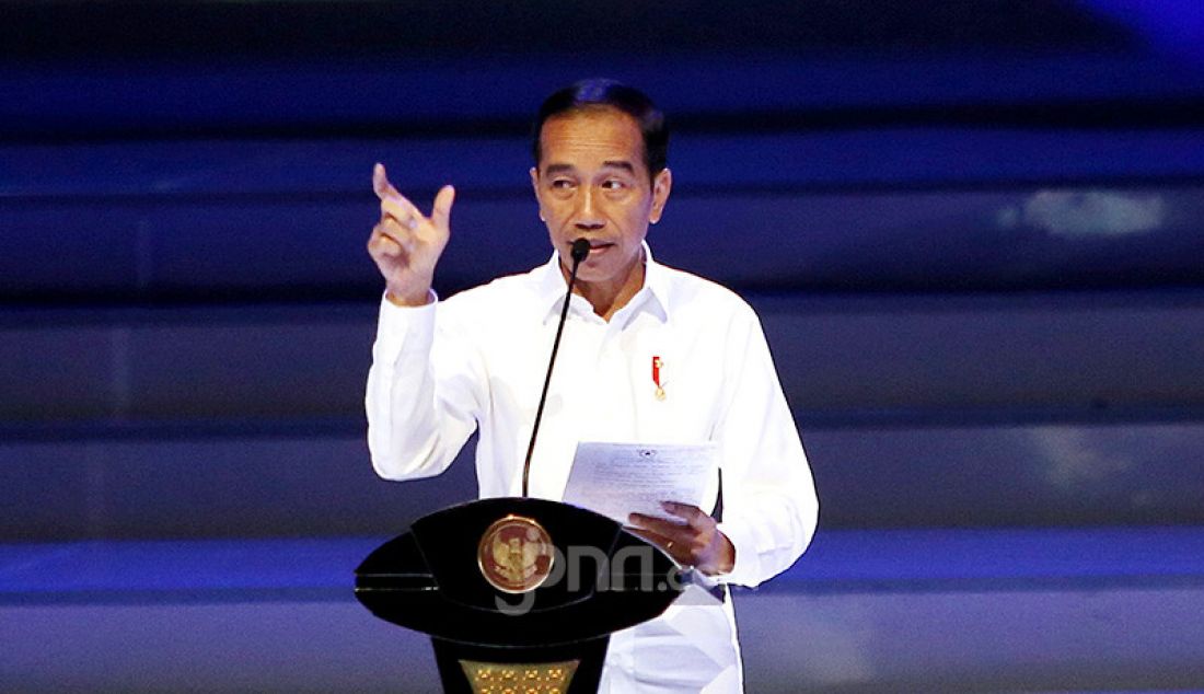 Presiden Joko Widodo memberikan pidato pada HUT ke-8 Partai Nasdem, Jakarta, Senin (11/11). - JPNN.com