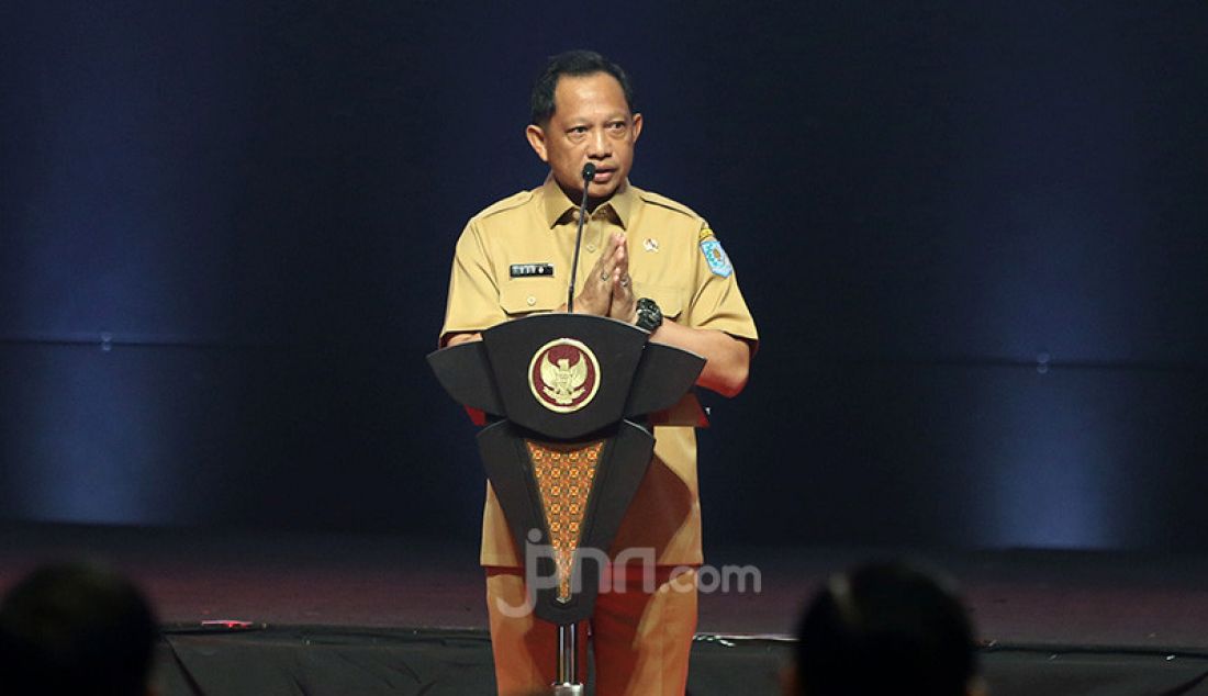 Menteri Dalam Negeri (Mendagri) Tito Karnavian memberikan sambutan pada Rakornas Indonesia Maju Pemerintah Pusat dan Forkopimda 2019, Sentul, Jawa Barat, Rabu (13/11). - JPNN.com