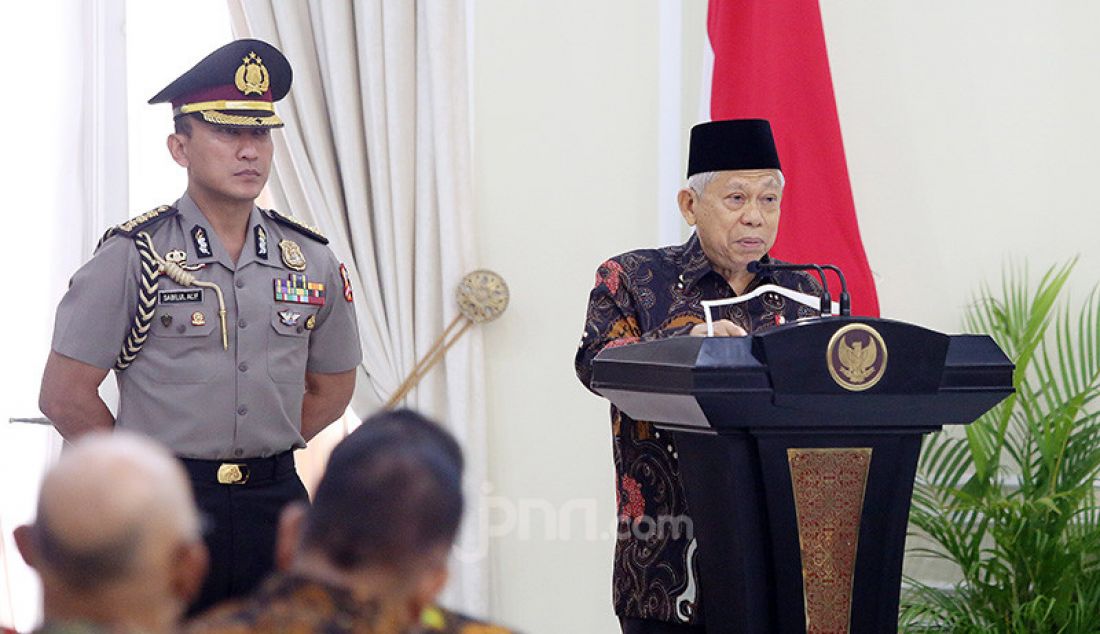 Wapres Ma'ruf Amin memberikan pidato pada acara Penganugerahan Keterbukaan Informasi Publik Tahun 2019 di Istana Wapres, Jakarta, Kamis (21/11). - JPNN.com