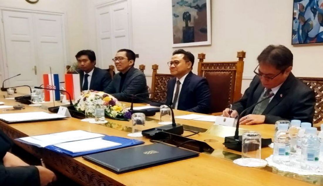 Wakil Ketua DPR RI Abdul Muhaimin Iskandar saat acara Kongres European People's Party (Partai Masyarakat Eropa) bertemakan lingkungan hidup dan perubahan iklim, di Zagreb, Kroasia, pada tanggal 19-21 November 2019. Misinya adalah melobi Parlemen Uni Eropa demi nasib 16 juta pekerja perkebunan sawit di Indonesia. - JPNN.com