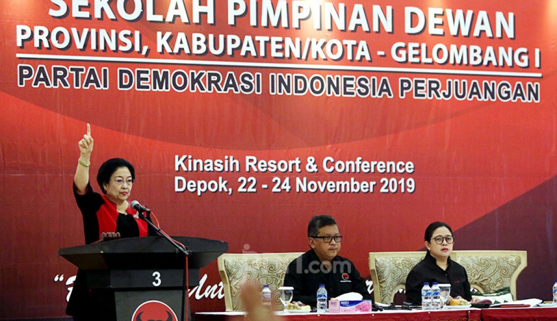 Ketua Umum Partai Demokrasi Indonesia Perjuangan (PDIP) Megawati Soekarnoputri menghadiri sekaligus membuka acara Sekolah Partai Pimpinan Legislatif gelombang I PDIP di Kinasih Resort, Depok, Jawa Barat, Jumat (22/11). - JPNN.com