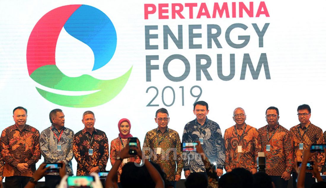 Menteri ESDM Arifin Tasrif, Komisaris Utama Pertamina, Basuki Tjahaja Purnama (Ahok) dan Dirut Pertamina Nicke Widyawati saat menghadiri Pertamina Energy Forum, Jakarta, Selasa (26/11). - JPNN.com