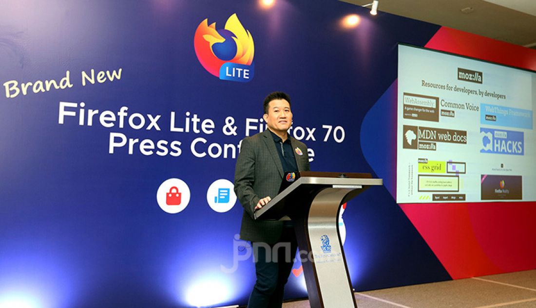 VP and General Manager of Emerging Markets Mozilla Stan Leong di acara press conference Firefox Lite, Jakarta, Rabu (27/11). Versi terbaru dari Firefox Lite ini menawarkan fitur multi-fungsi serta memungkinkan pengguna untuk merasakan pengalaman berinternet yang lebih mudah, efisien dan aman. - JPNN.com