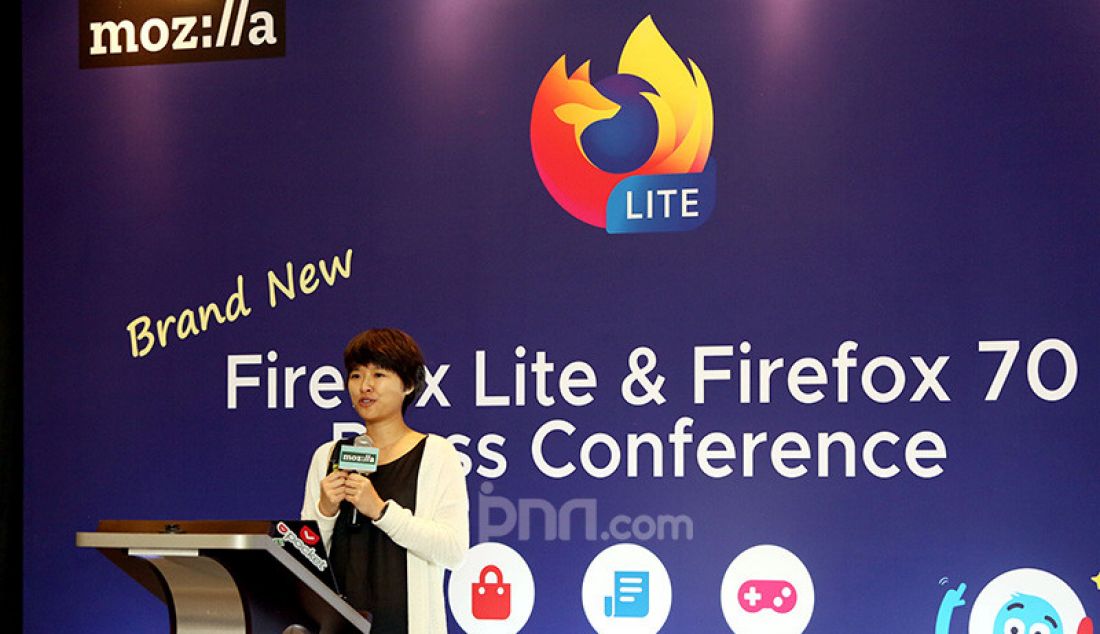 Staff Product Manager Core Browsers Cindy Hsiang di acara press conference Firefox Lite, Jakarta, Rabu (27/11). Versi terbaru dari Firefox Lite ini menawarkan fitur multi-fungsi serta memungkinkan pengguna untuk merasakan pengalaman berinternet yang lebih mudah, efisien dan aman. - JPNN.com