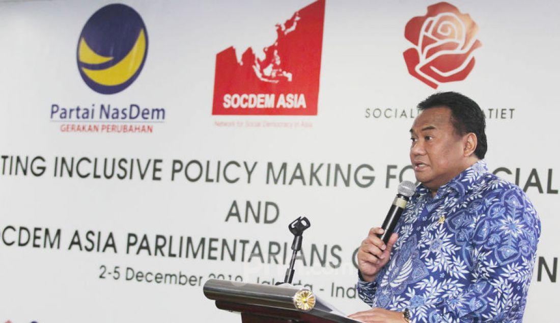 Wakil Ketua DPR RI Fraksi Partai Nasdem Rachmat Gobel memberikan sambutan pada pertemuan jaringan internasional Social Democracy Asia (Socdem Asia) bersama Partai Sosial Demokrasi Denmark di Jakarta, Selasa (3/12). - JPNN.com