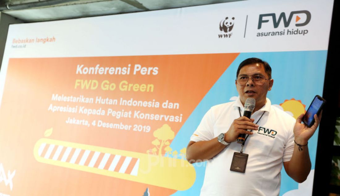 Director & Chief of Proposition & Sharia Officer FWD Life Ade Bungsu saat acara kerjasama antara FWD Life dengan Yayasan WWF Indonesia, Jakarta, Rabu (4/12). - JPNN.com