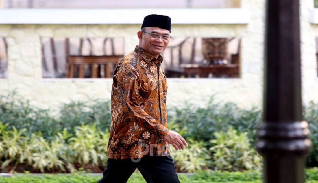 Menko PMK Muhadjir Effendy usai mengikuti rapat terbatas dengan Presiden Joko Widodo di Kantor Presiden, Jakarta, Senin (9/12). - JPNN.com