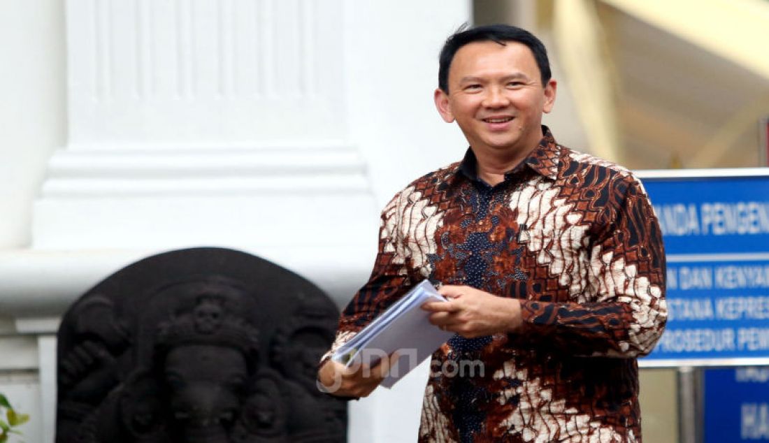 Komut Pertamina Basuki Tjahaja Purnama usai bertemu Presiden Joko Widodo di Istana Merdeka, Jakarta, Senin (9/12). - JPNN.com