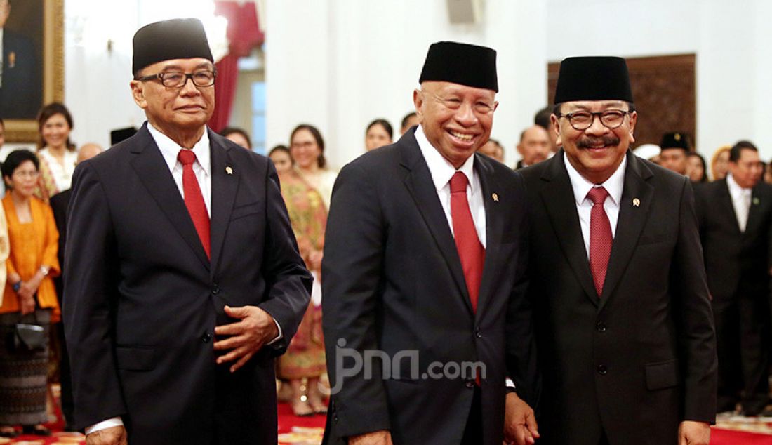 Anggota Wantimpres Sidharto Danusubroto, Arifin Panigoro dan Soekarwo di Istana Negara, Jakarta, Jumat (13/12). - JPNN.com