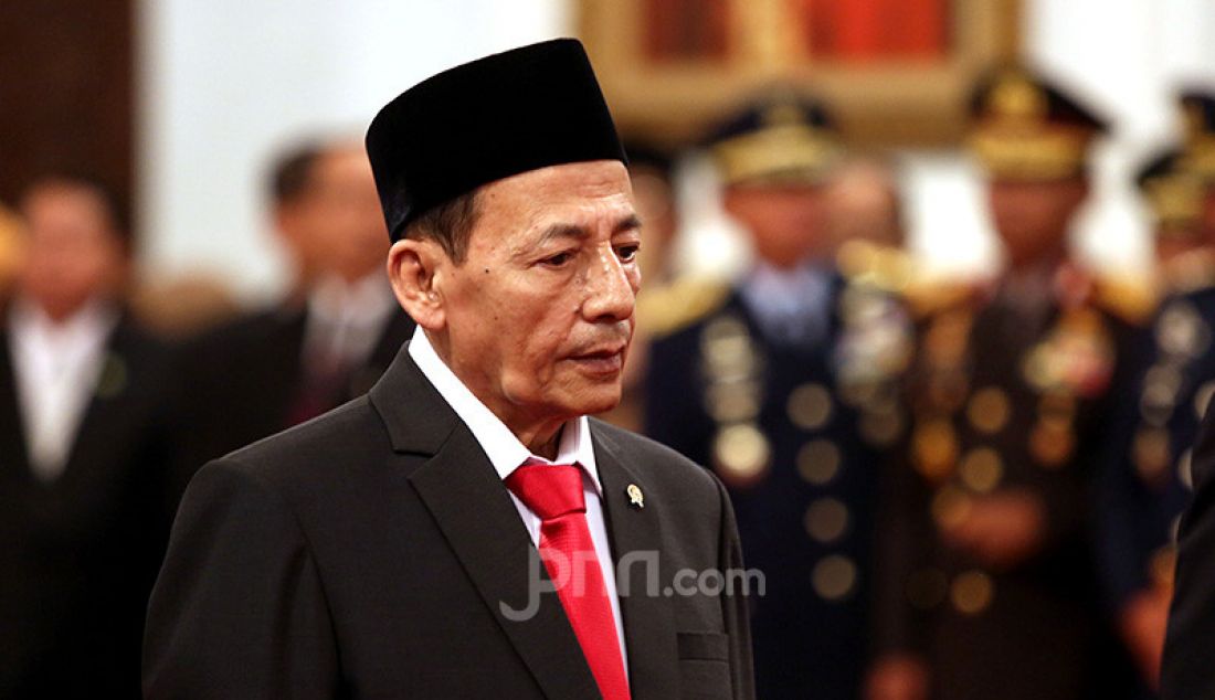 Anggota Wantimpres Habib Luthfi bin Yahya saat akan mengikuti pelantikan di Istana, Jakarta, Jumat (13/12). - JPNN.com