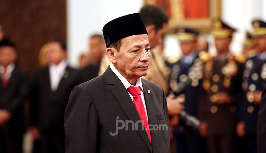 Anggota Wantimpres Habib Luthfi bin Yahya saat akan mengikuti pelantikan di Istana, Jakarta, Jumat (13/12). - JPNN.com