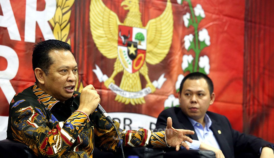 Ketua MPR Bambang Soesatyo dan Wakil Ketua DPD Sultan Najamudin saat diskusi Refleksi Akhir Tahun MPR 2019, Jakarta, Rabu (18/12). - JPNN.com