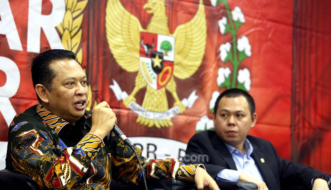 Ketua MPR Bambang Soesatyo dan Wakil Ketua DPD Sultan Najamudin saat diskusi Refleksi Akhir Tahun MPR 2019, Jakarta, Rabu (18/12). - JPNN.com