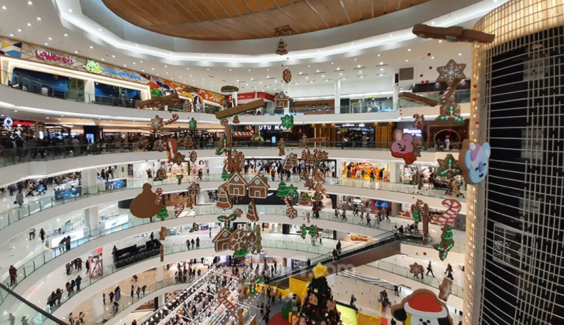 Mall Central Park, yang berada di kawasan Jakarta Barat berhias untuk menyambut perayaan Hari Raya Natal. - JPNN.com