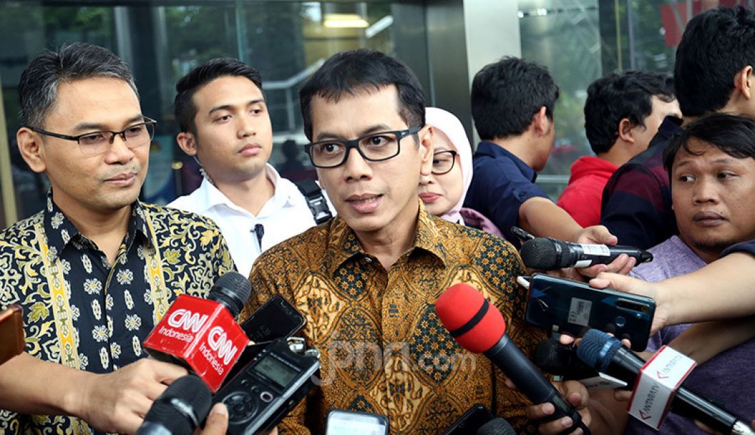 Menparekraf Wishnutama usai menyerahkan LHKPN di Gedung KPK, Jakarta, Kamis (9/1). - JPNN.com