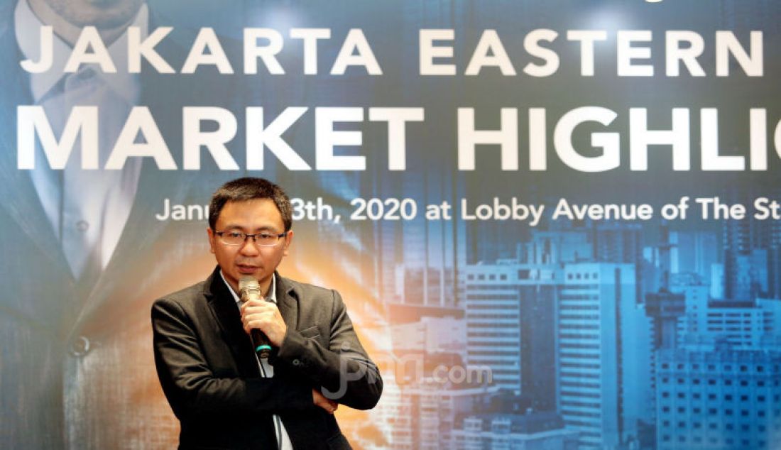 CEO Indonesia Property Watch Ali Tranghanda menyampaikan paparan 