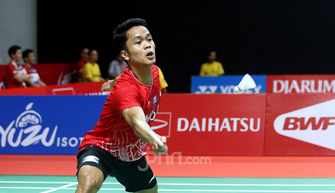 Tunggu Putra Indonesia Anthony Ginting saat bertanding pada turnamen Indonesia Masters 2020, Jakarta, Kamis (16/1). Ginting menang atas lawannya dengan skor 21-16 dan 21-15. - JPNN.com