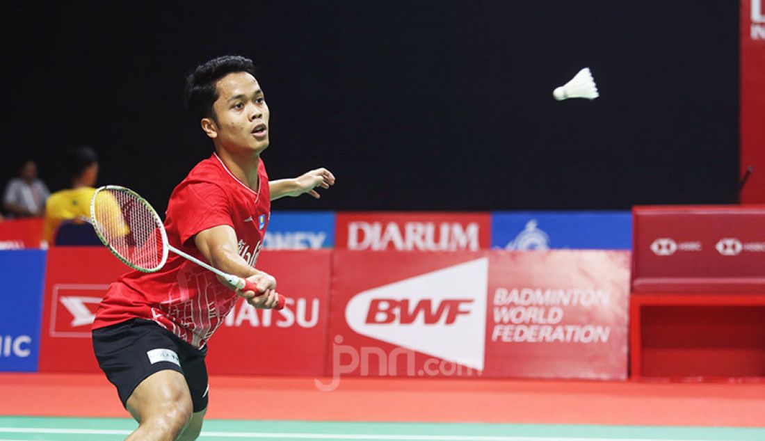 Tunggu Putra Indonesia Anthony Ginting saat bertanding pada turnamen Indonesia Masters 2020, Jakarta, Kamis (16/1). Ginting menang atas lawannya dengan skor 21-16 dan 21-15. - JPNN.com