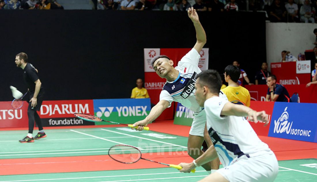 Ganda putra Indonesia Fajar Alfian dan Muhammad Rian Ardianto saat bertanding pada turnamen Indonesia Masters 2020, Jakarta, Kamis (16/1). Alfian dan Ardianto menang atas lawannya dengan skor 21-10, 12-21dan 21-19. - JPNN.com