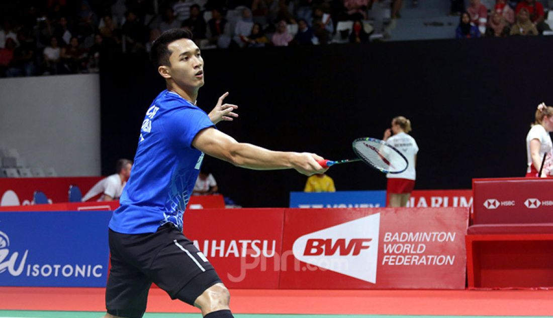 Tunggal putra Indonesia Jonatan Christie saat bertanding pada turnamen Indonesia Masters 2020, Jakarta, Kamis (16/1). - JPNN.com