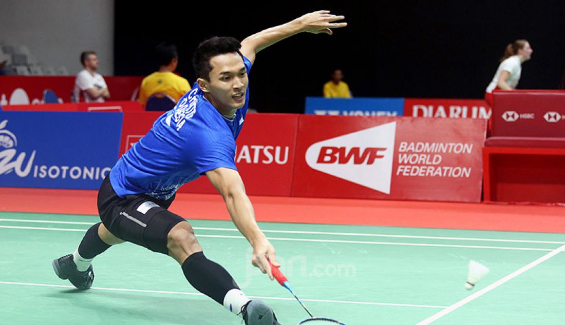 Tunggal putra Indonesia Jonatan Christie saat bertanding pada turnamen Indonesia Masters 2020, Jakarta, Kamis (16/1). - JPNN.com