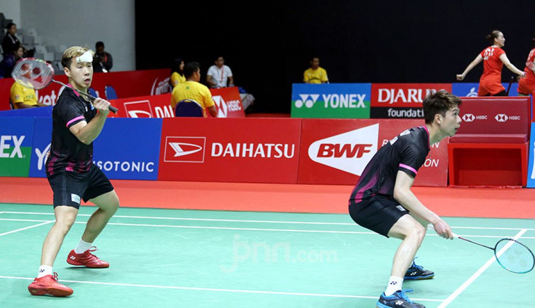 Ganda putra Indonesia Marcus Fernaldi Gideon dan Kevin Sanjaya Sukamuljo saat bertanding pada turnamen Indonesia Masters 2020, Jakarta, Kamis (16/1). Polii dan Apriyani menang atas lawannya dengan skor 21-19 dan 21-13. - JPNN.com