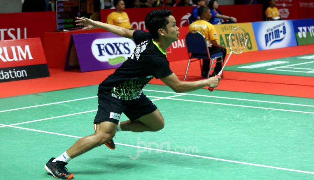 Tunggu Putra Indonesia Anthony Ginting saat bertanding pada turnamen Indonesia Masters 2020, Jakarta, Jumat (17/1). Ginting menang atas lawannya dengan skor 21-11 dan 21-14. - JPNN.com