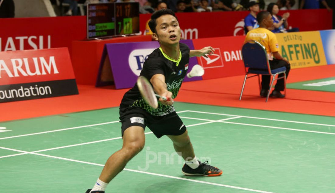 Tunggu Putra Indonesia Anthony Ginting saat bertanding pada turnamen Indonesia Masters 2020, Jakarta, Jumat (17/1). Ginting menang atas lawannya dengan skor 21-11 dan 21-14. - JPNN.com