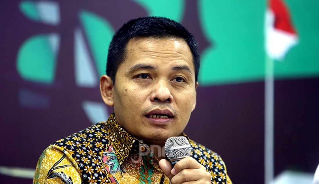 Sekjen MPR Ma'ruf Cahyono konpers terkait pengelolaan keuangan Negara, Jakarta, Kamis (30/1). Sekjen DPD membantah pemberitaan terkait kepemilikan rekening atau transaksi mencurigakan yang dimiliki oleh pejabat DPD - JPNN.com