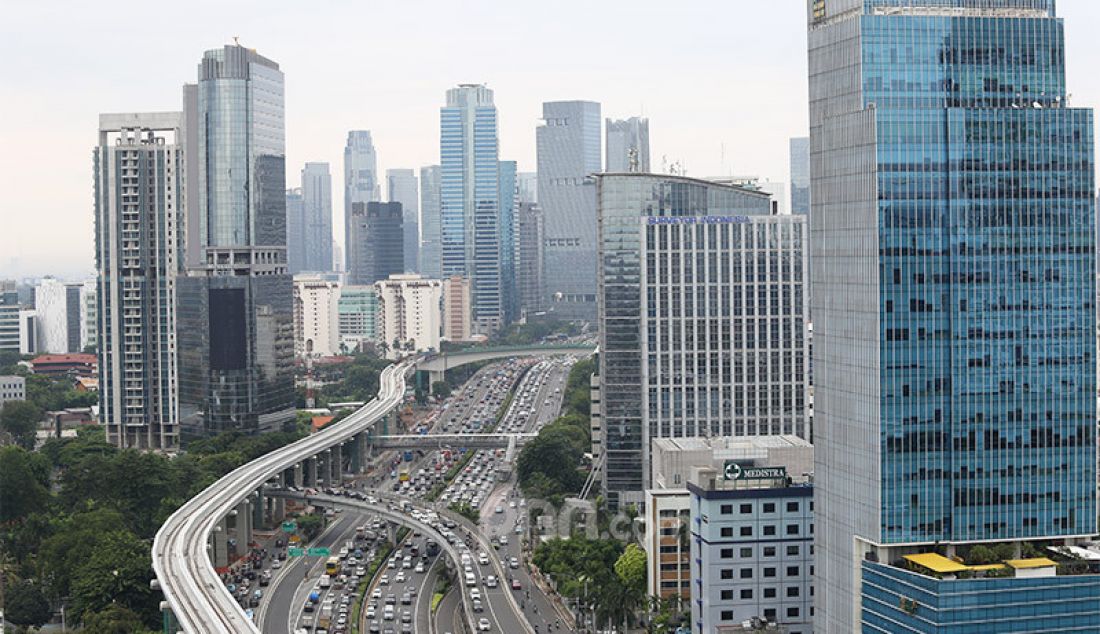 Suasana bangunan gedung dan jalan di Ibu kota DKI Jakarta. - JPNN.com