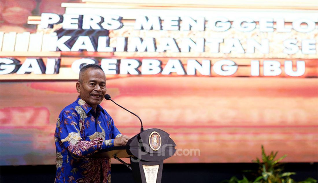 Ketua PWI Pusat Atal S Depari memberikan sambutan pada puncak Peringatan HPN 2020, Kalimantan Selatan, Minggu (9/2). Foto : Ricardo/JPNN.com - JPNN.com
