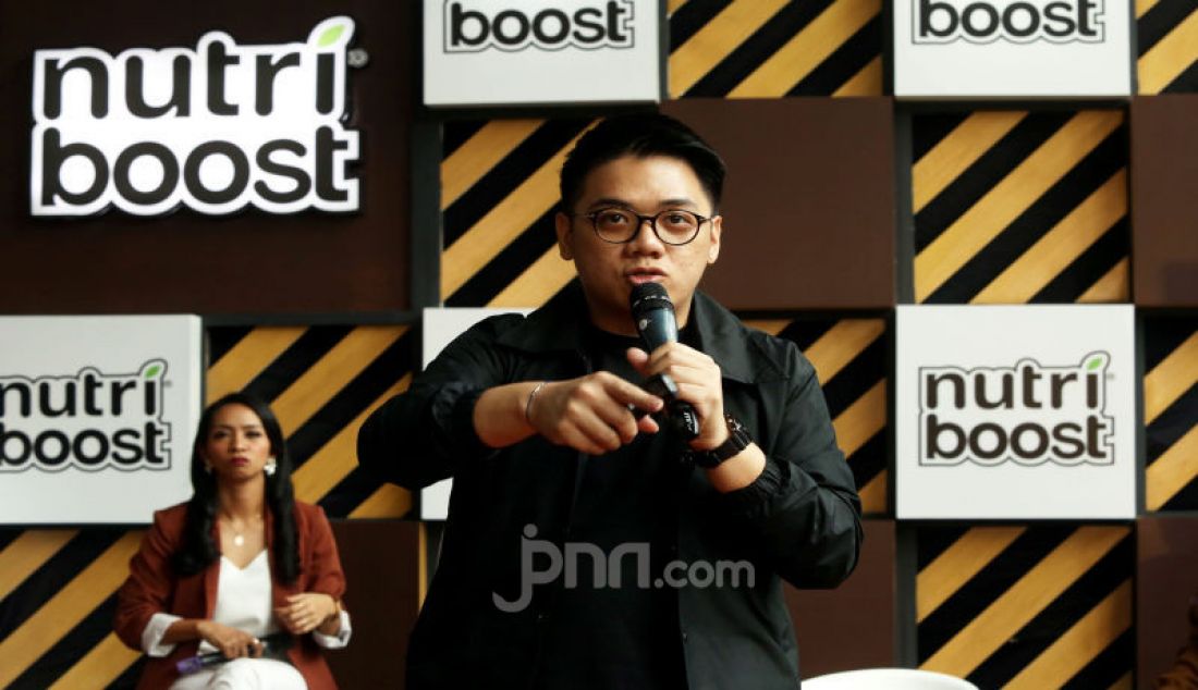Senior Brand Manager-Dairy PT Coca-Cola Indonesia Hans Kristian Kusuma menjadi pembicara Talk Show Nutrisi On The Go untuk Anak Muda Aktif, Jakarta, Kamis (20/2). - JPNN.com