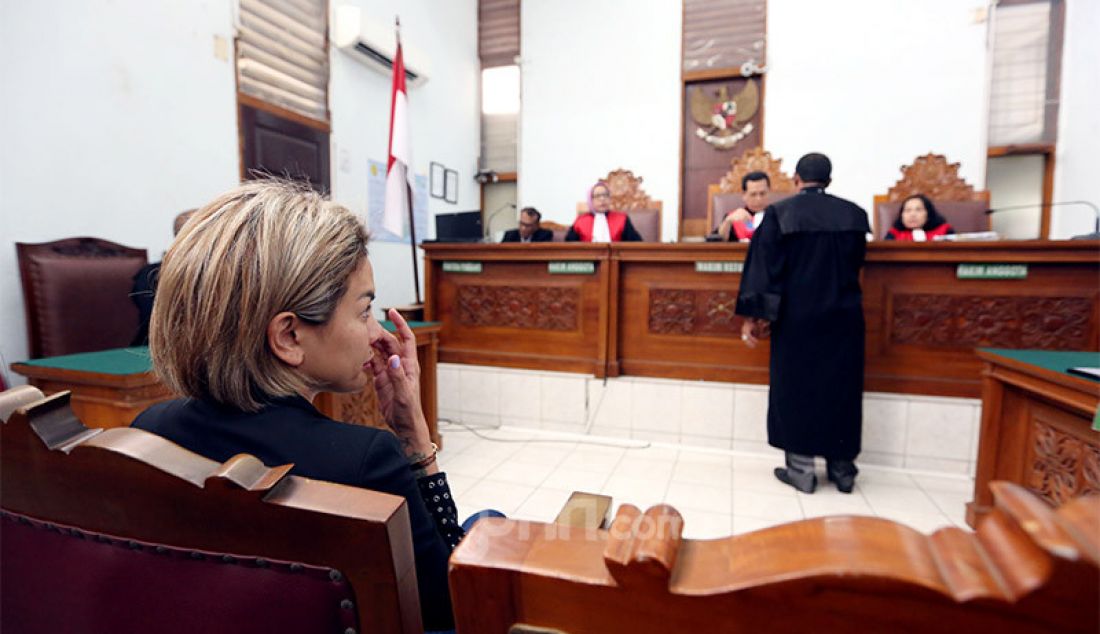 Terdakwa kasus dugaan penganiayaan Nikita Mirzani menjalani sidang dakwaan di PN Jakarta Selatan, Jakarta, Senin (24/2). - JPNN.com