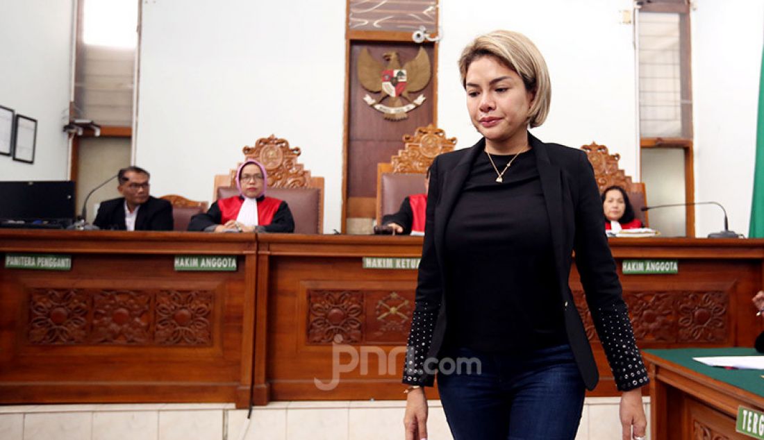 Terdakwa kasus dugaan penganiayaan Nikita Mirzani menjalani sidang dakwaan di PN Jakarta Selatan, Jakarta, Senin (24/2). - JPNN.com