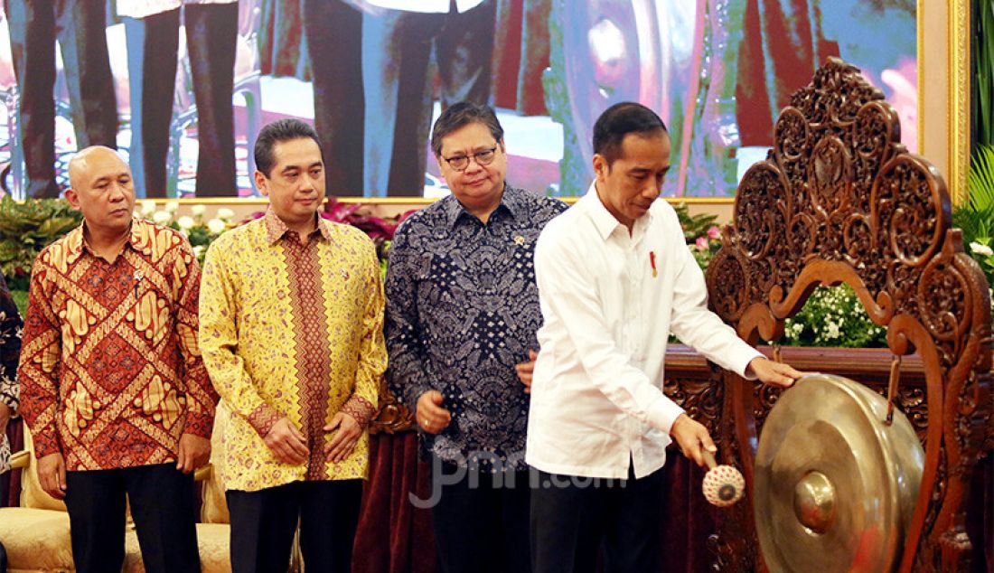 Presiden Joko Widodo saat membuka rapat kerja Kementerian Perdagangan Tahun 2020 di Istana Negara, Jakarta, Rabu (4/3). - JPNN.com