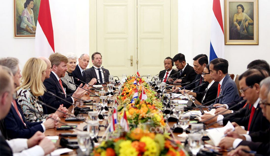 Presiden Joko Widodo menerima kunjungan Raja Belanda Willem Alexander beserta Ratu Maxima di Istana Bogor, Jawa Barat, Selasa (10/3). - JPNN.com